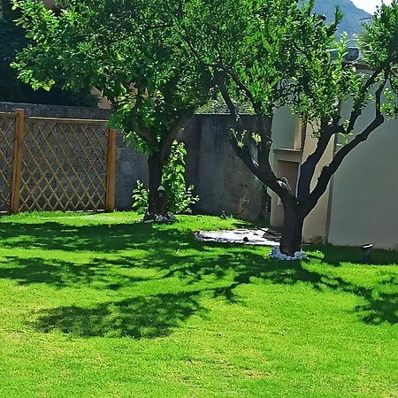 Casa de hóspedes Albeldi' Domus De Maria